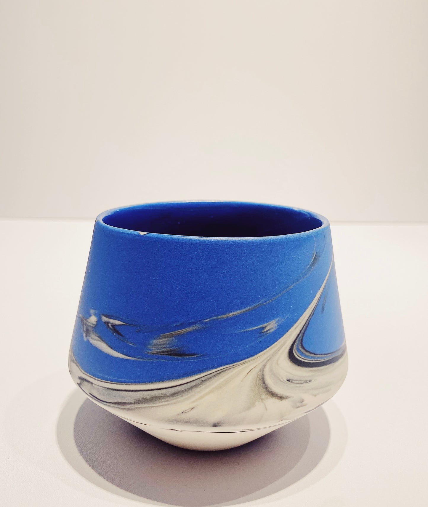 Unique Mix Wave Cup -- S (Black, White, Blue)